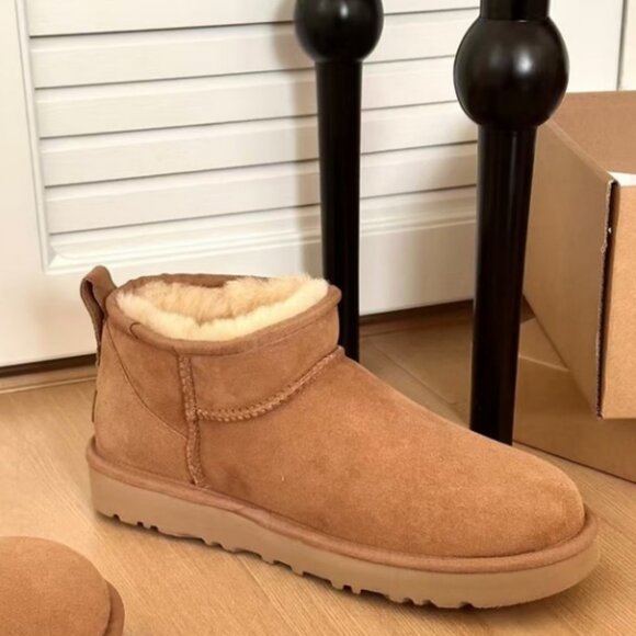 New Ugg Womens mini Snow boots - Picture 5 of 7